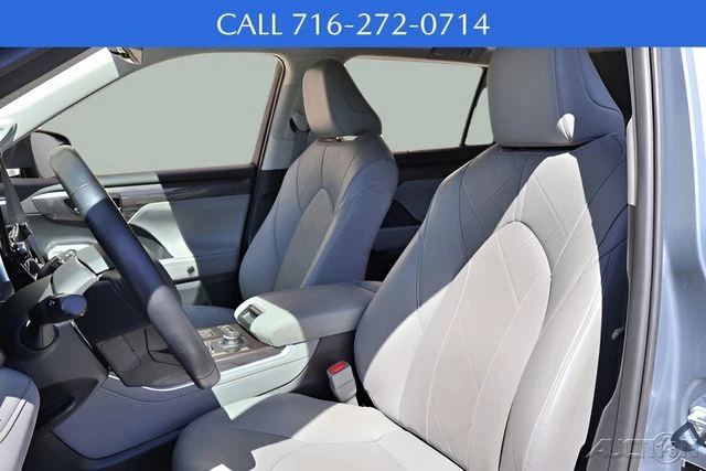 2020 Toyota Highlander - Image 13 of 21
