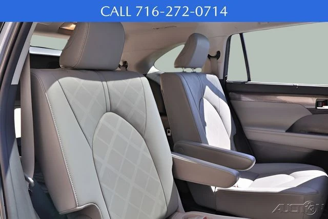 2020 Toyota Highlander - Image 18 of 21