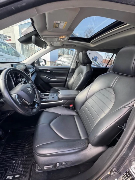 2020 Toyota Highlander - Image 8 of 11