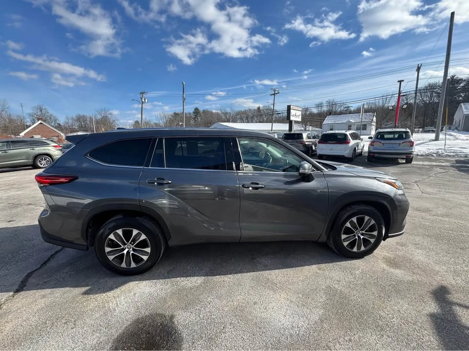 2020 Toyota Highlander - Image 4 of 11