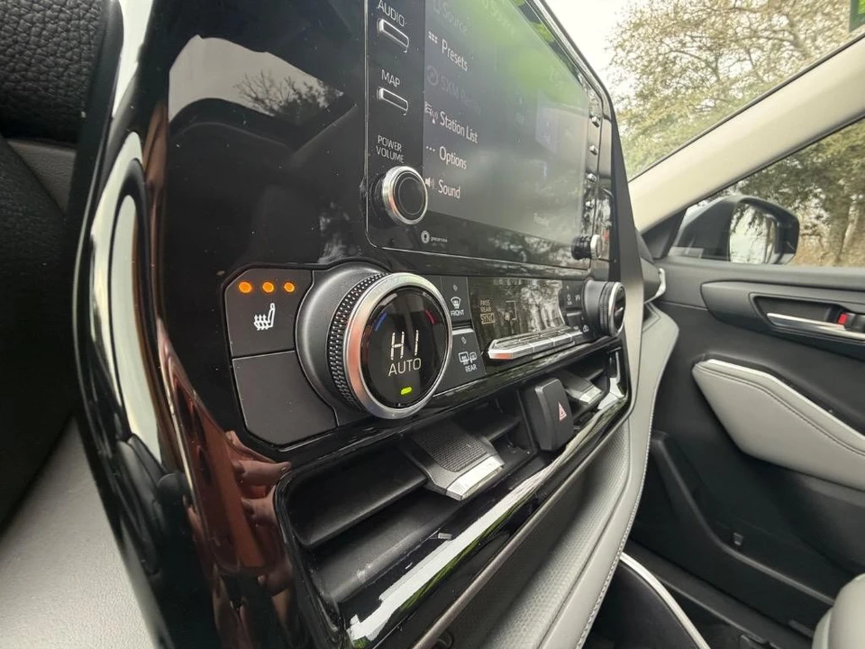 2020 Toyota Highlander - Image 21 of 21
