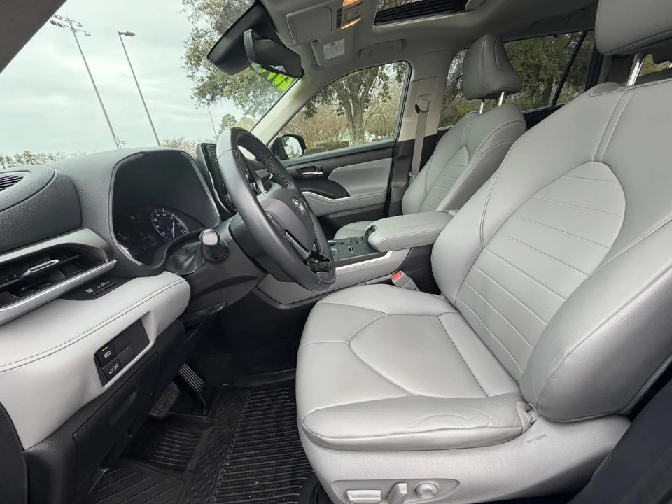 2020 Toyota Highlander - Image 6 of 21