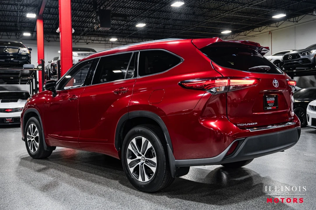 2020 Toyota Highlander - Image 3 of 21