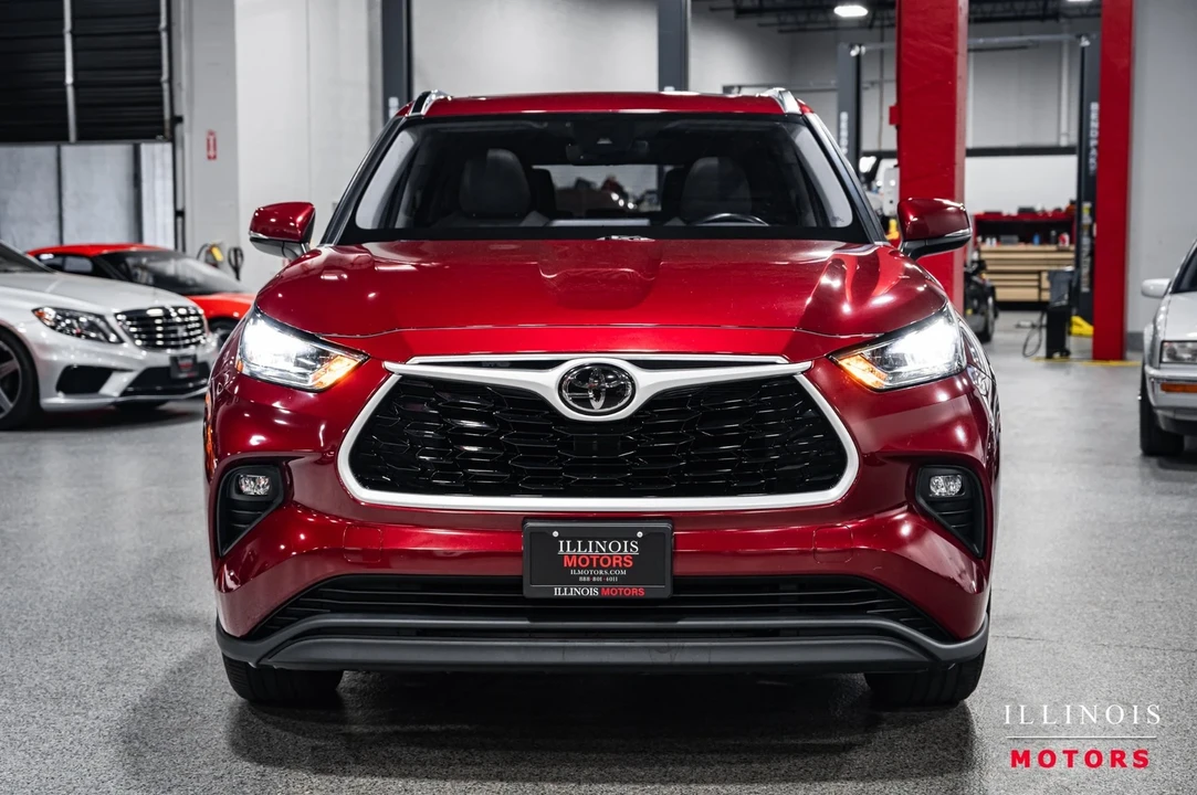 2020 Toyota Highlander - Image 8 of 21