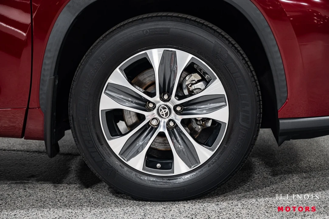 2020 Toyota Highlander - Image 12 of 21