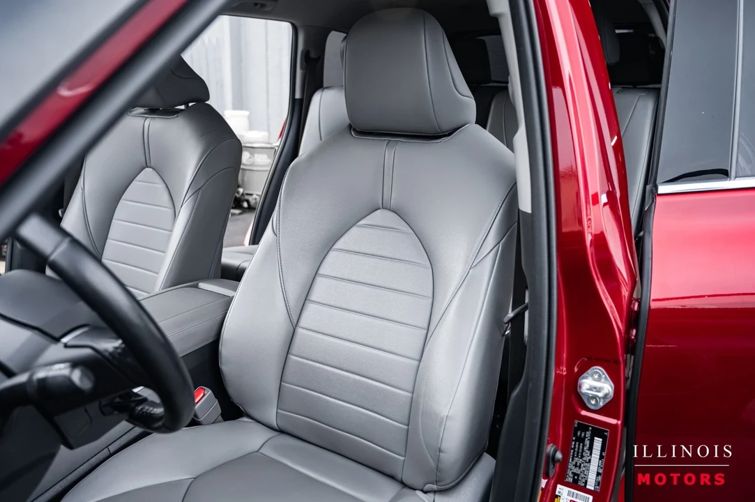 2020 Toyota Highlander - Image 15 of 21