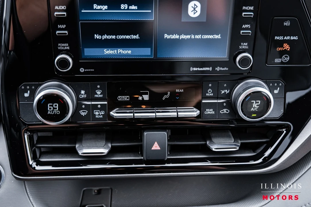 2020 Toyota Highlander - Image 21 of 21
