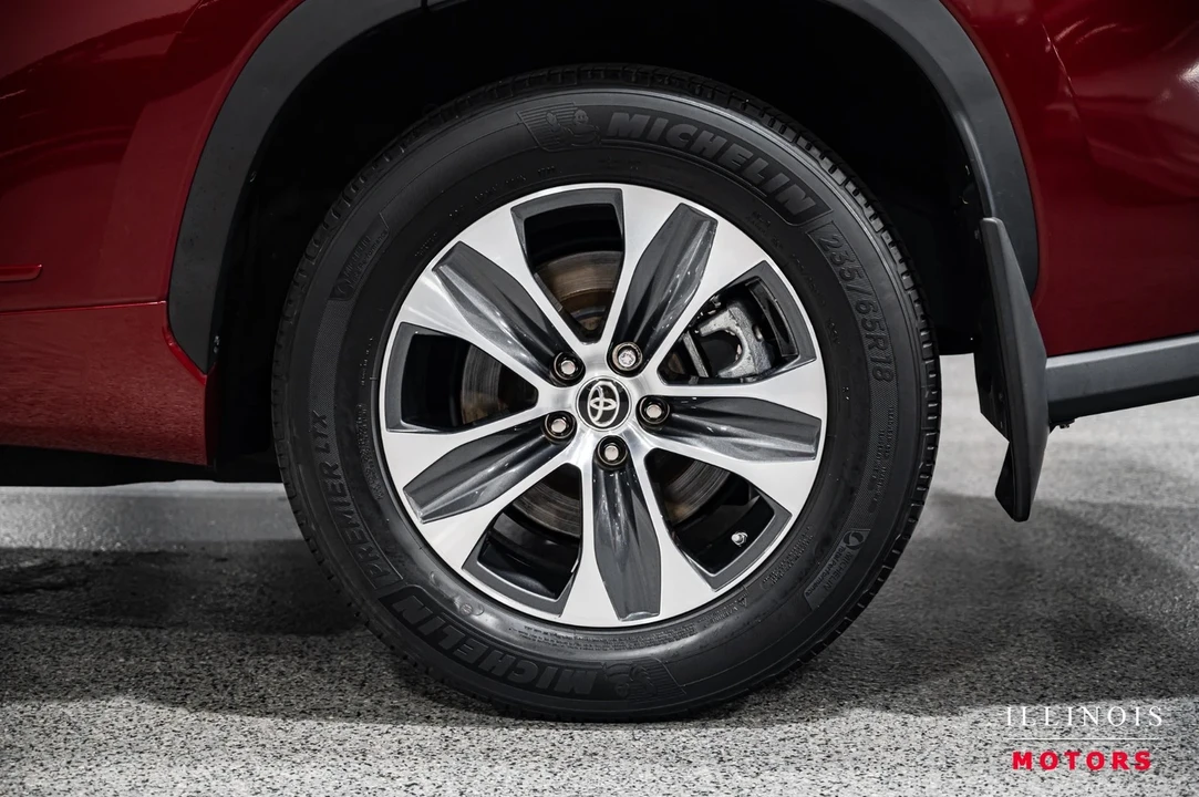 2020 Toyota Highlander - Image 10 of 21