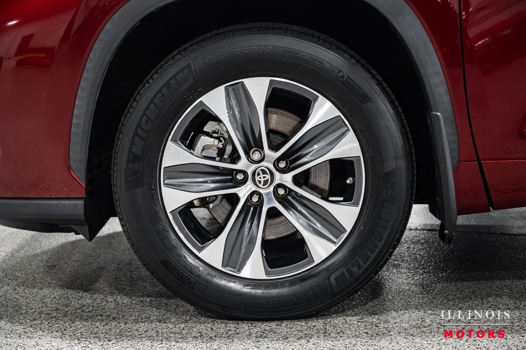 2020 Toyota Highlander - Image 9 of 21
