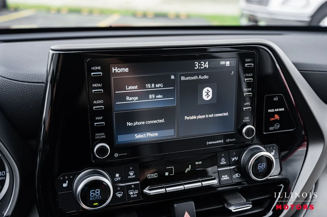 2020 Toyota Highlander - Image 19 of 21