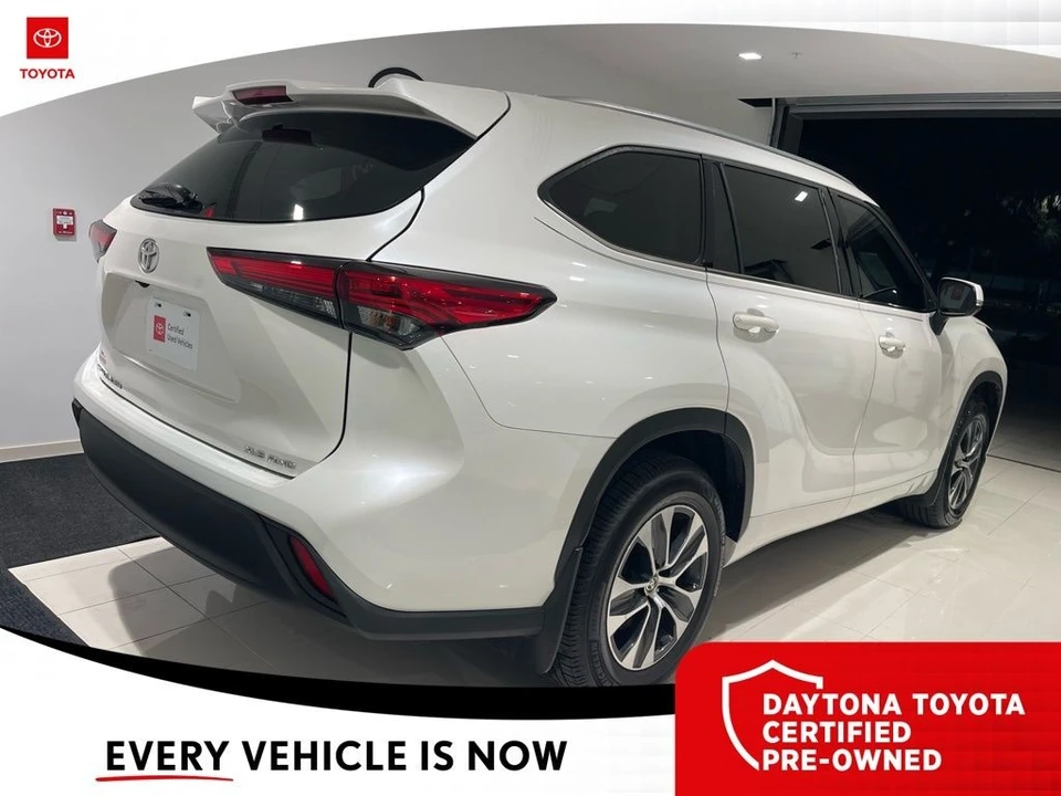 2020 Toyota Highlander - Image 8 of 12