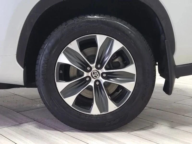 2020 Toyota Highlander - Image 9 of 12