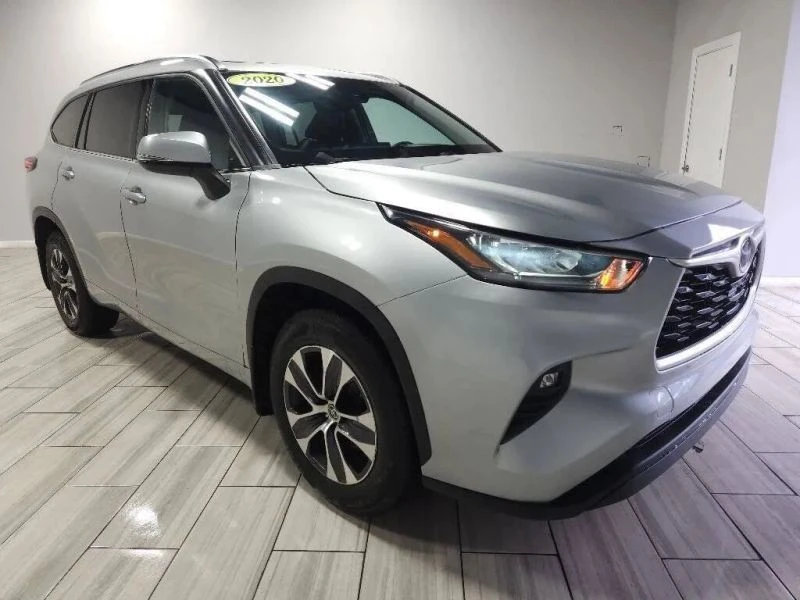 2020 Toyota Highlander - Image 7 of 12