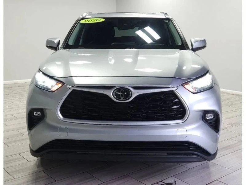 2020 Toyota Highlander - Image 8 of 12