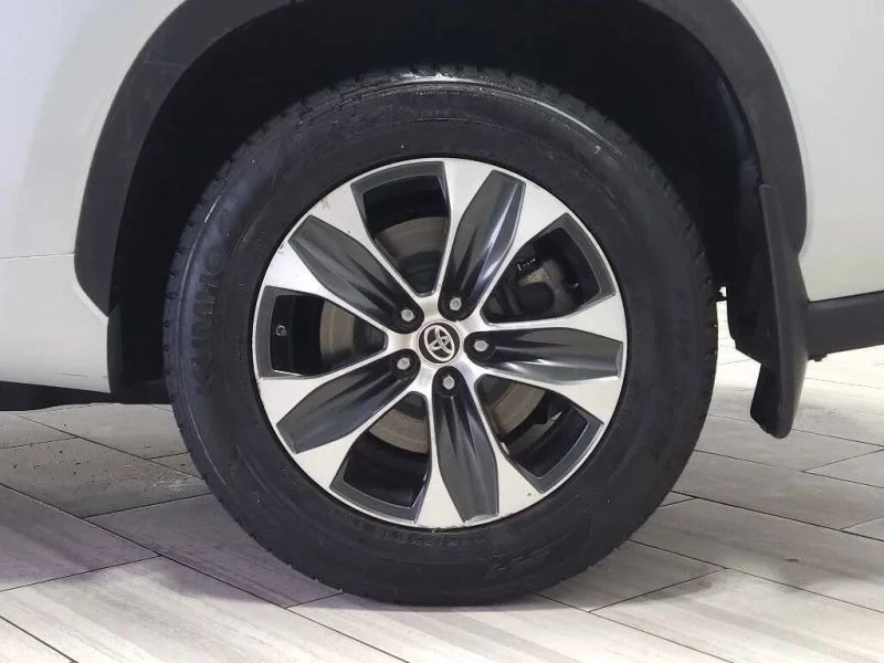 2020 Toyota Highlander - Image 9 of 12