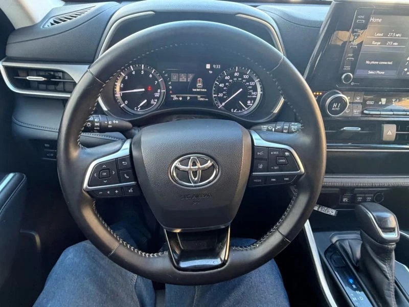 2020 Toyota Highlander - Image 11 of 12