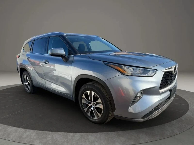 2020 Toyota Highlander - Image 2 of 12