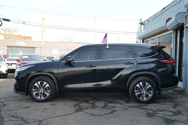 2020 Toyota Highlander - Image 4 of 12