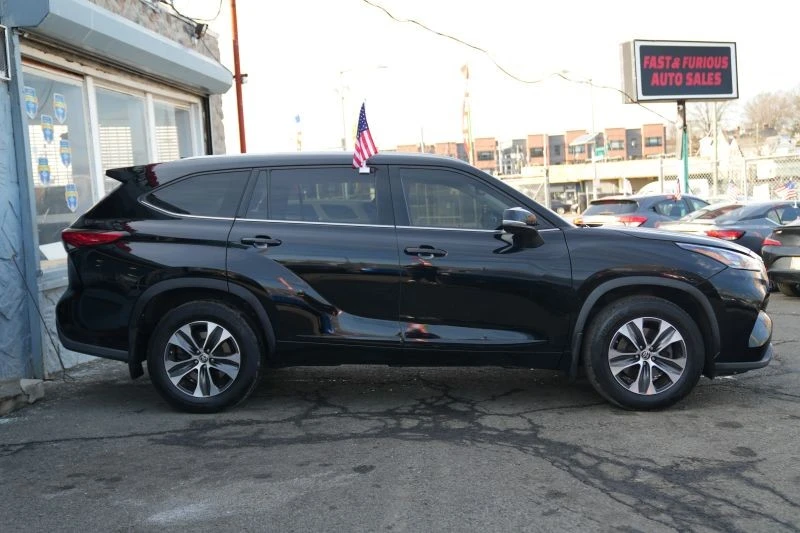 2020 Toyota Highlander - Image 5 of 12