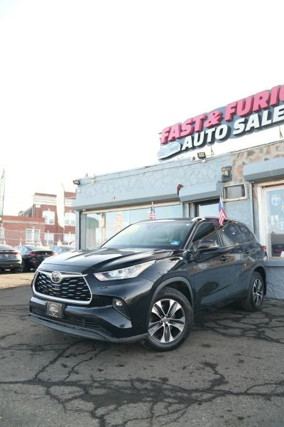 2020 Toyota Highlander - Image 3 of 12