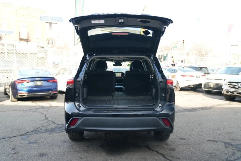 2020 Toyota Highlander - Image 7 of 12