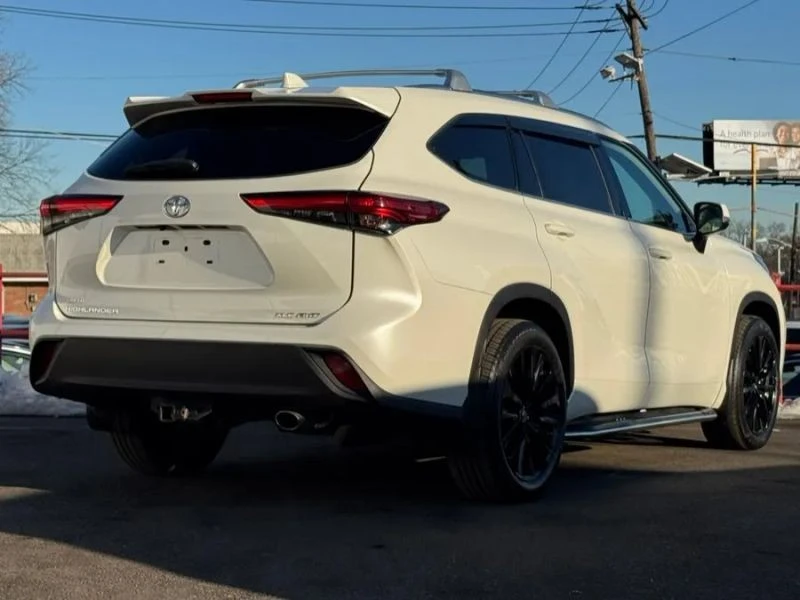 2020 Toyota Highlander - Image 5 of 12
