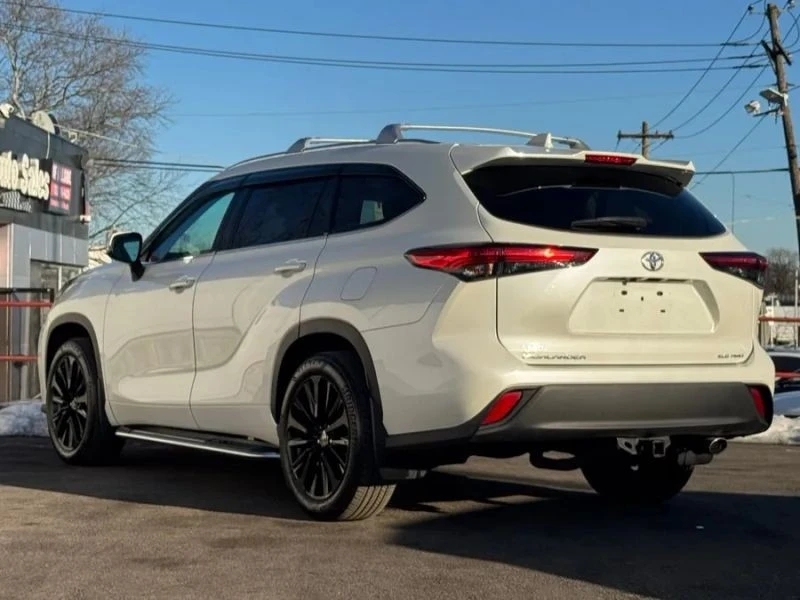 2020 Toyota Highlander - Image 7 of 12