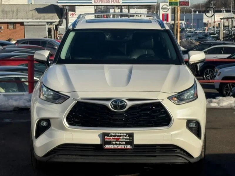 2020 Toyota Highlander - Image 9 of 12