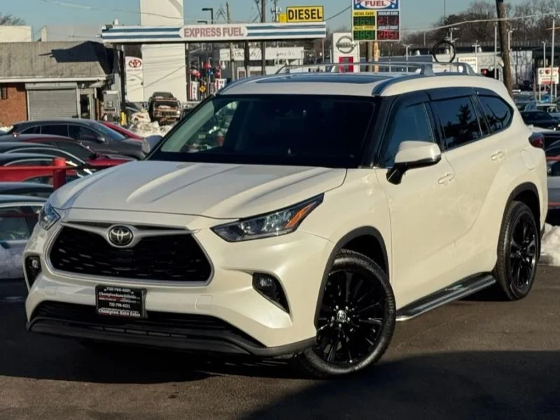 2020 Toyota Highlander - Image 10 of 12