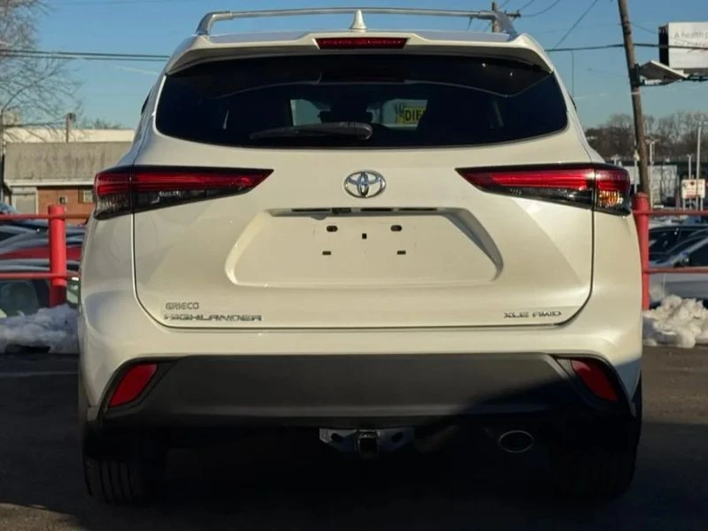 2020 Toyota Highlander - Image 6 of 12