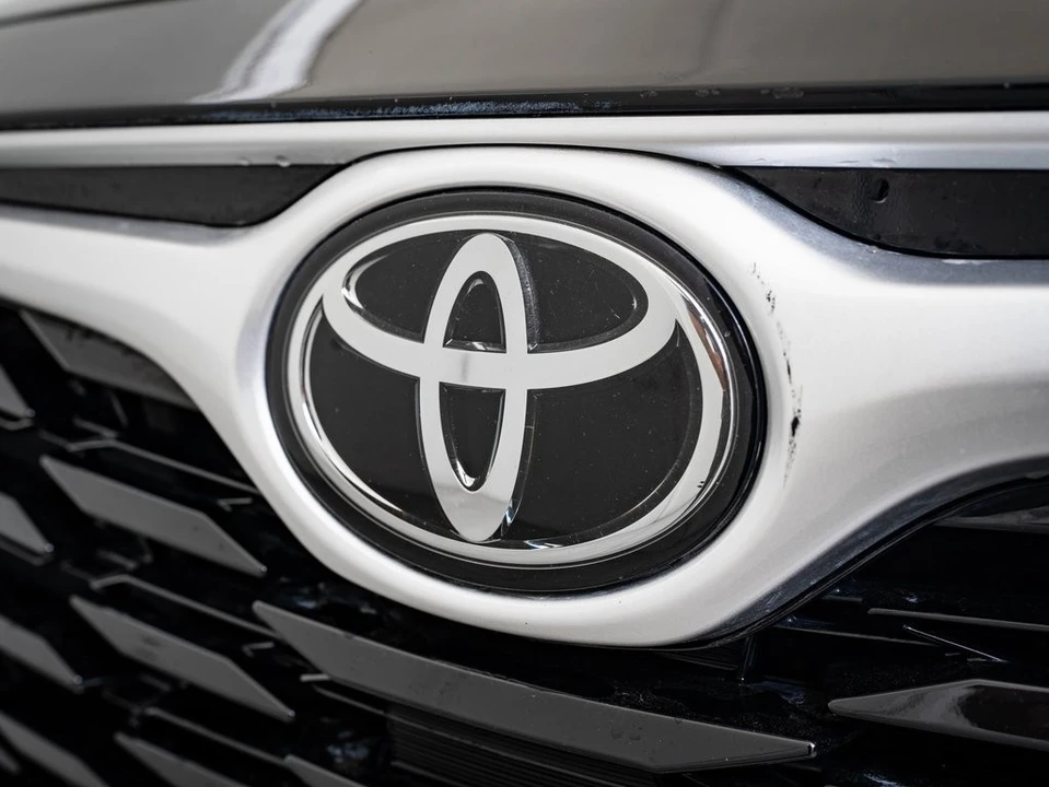 2020 Toyota Highlander - Image 3 of 21