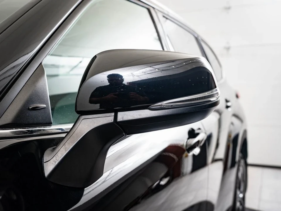 2020 Toyota Highlander - Image 15 of 21