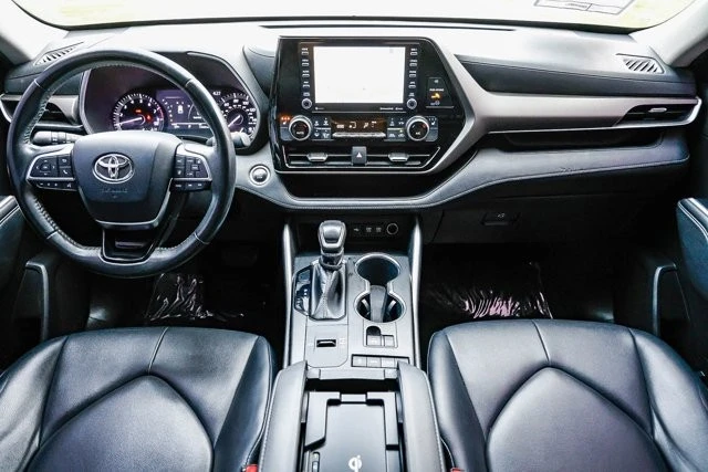 2020 Toyota Highlander - Image 10 of 12