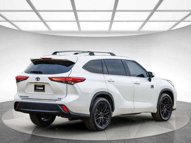 2020 Toyota Highlander - Image 4 of 12