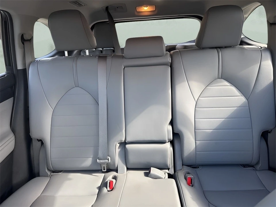 2020 Toyota Highlander - Image 12 of 12
