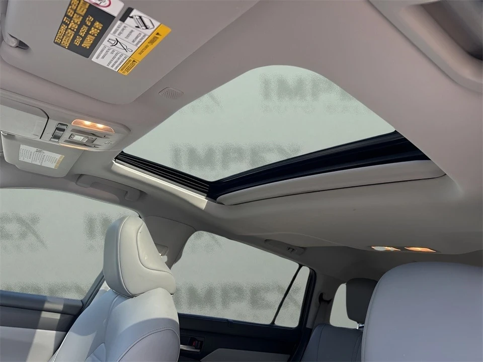 2020 Toyota Highlander - Image 11 of 12
