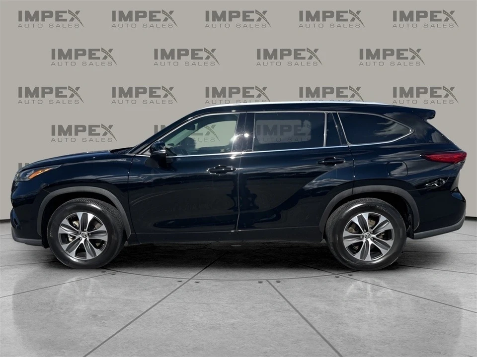 2020 Toyota Highlander - Image 2 of 12