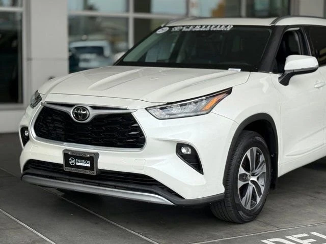 2020 Toyota Highlander - Image 3 of 12