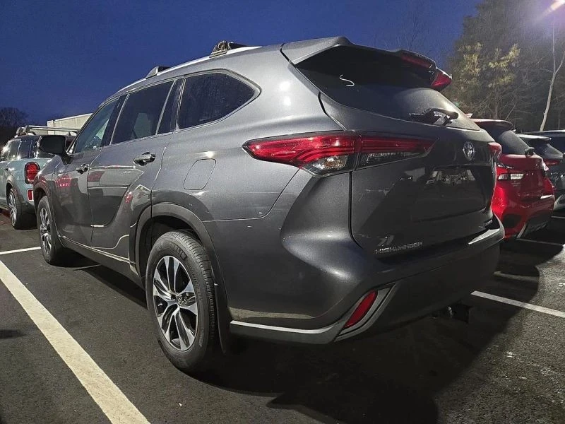 2020 Toyota Highlander - Image 3 of 4