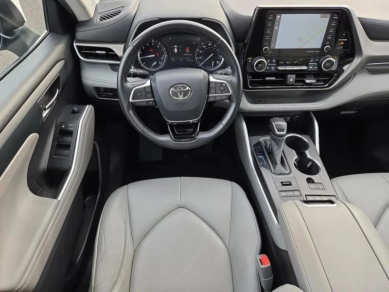 2020 Toyota Highlander - Image 11 of 12