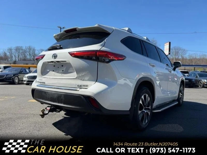 2020 Toyota Highlander - Image 9 of 12