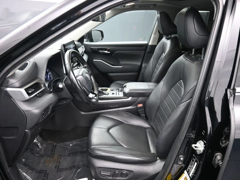 2020 Toyota Highlander - Image 18 of 21