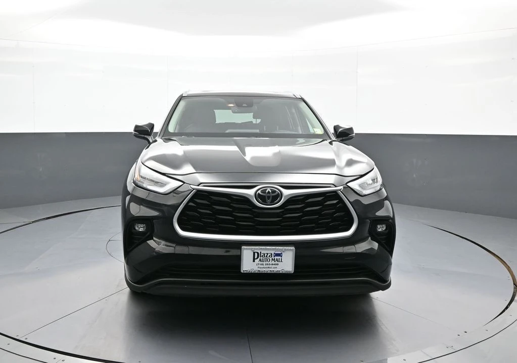 2020 Toyota Highlander - Image 2 of 21