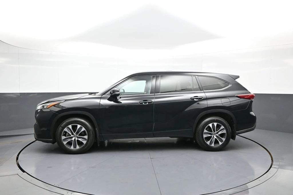 2020 Toyota Highlander - Image 9 of 21