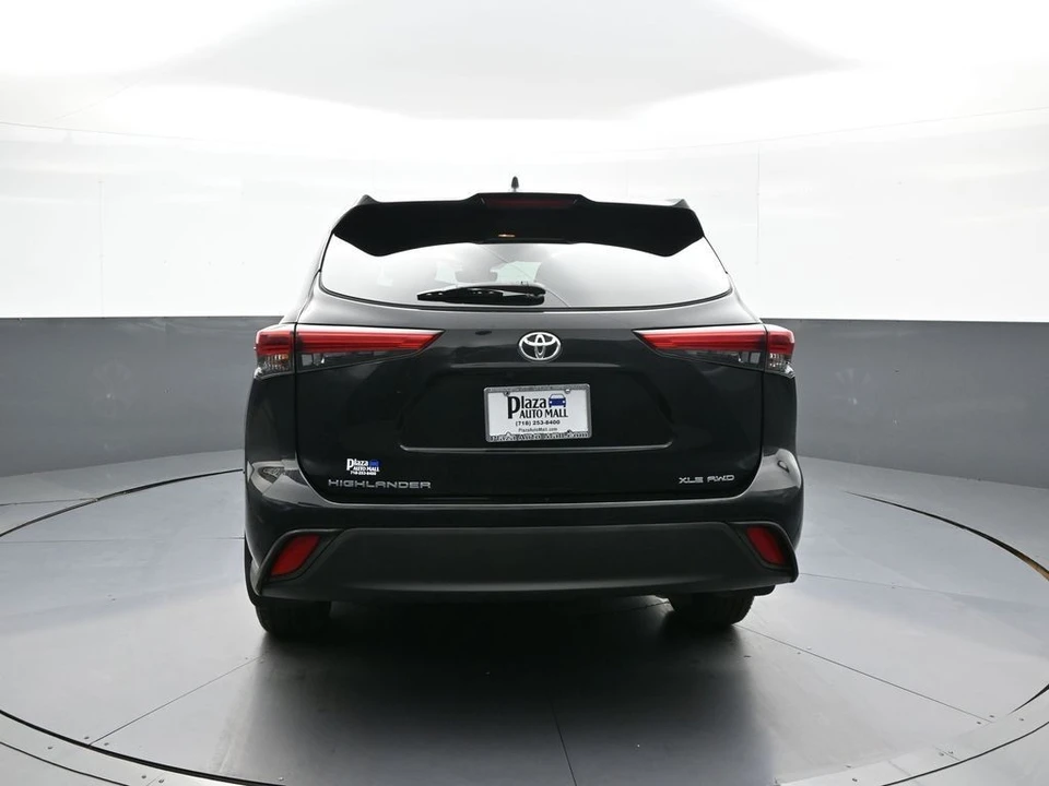 2020 Toyota Highlander - Image 7 of 21