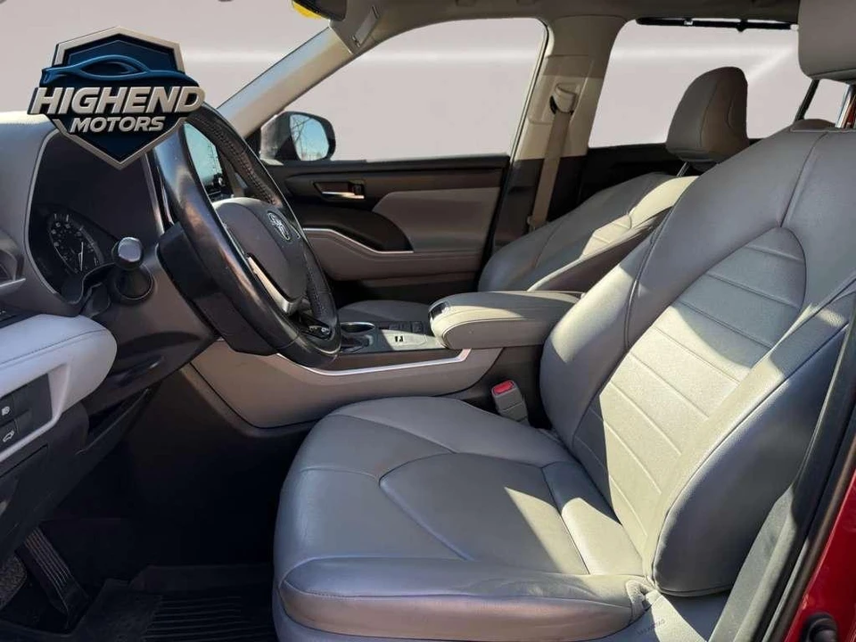 2020 Toyota Highlander - Image 13 of 31