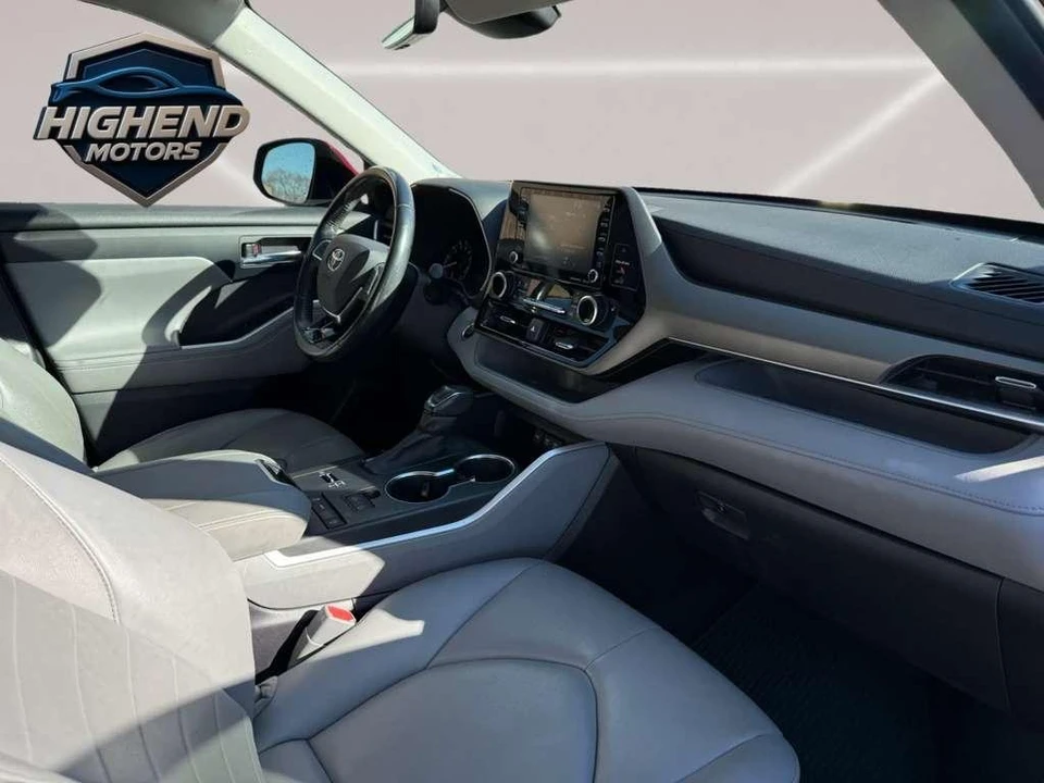 2020 Toyota Highlander - Image 26 of 31