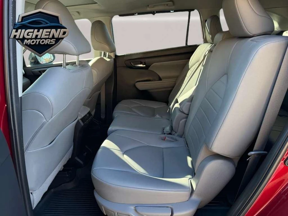 2020 Toyota Highlander - Image 16 of 31
