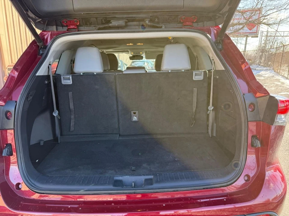 2020 Toyota Highlander - Image 29 of 31