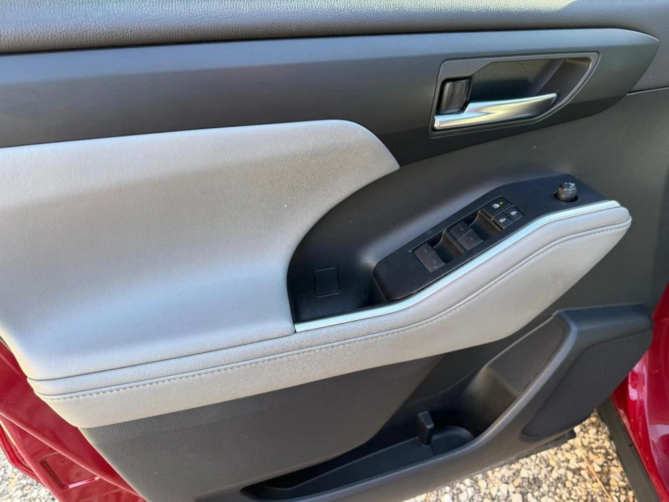2020 Toyota Highlander - Image 31 of 31